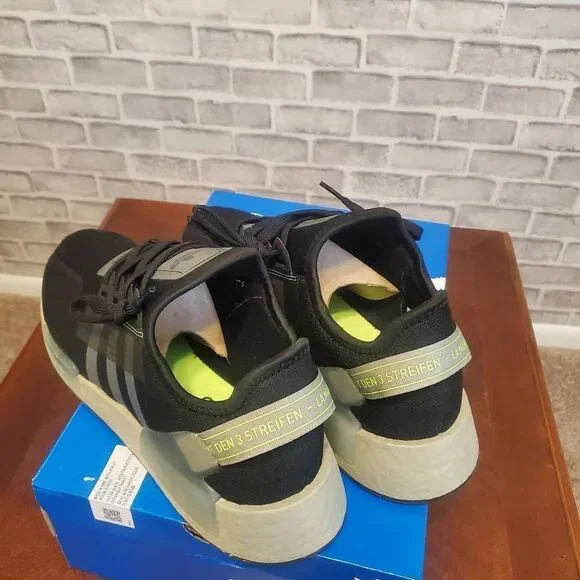 Adidas NMD R1.V2 - Picture 5 of 8